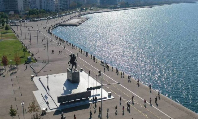 Ο κορονοϊός «καλπάζει» στη Βόρεια Ελλάδα: Στο «κόκκινο» 9 περιοχές, στα ύψη η θετικότητα