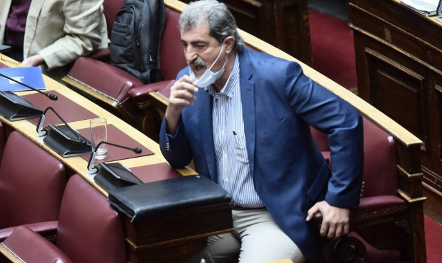 Βουλή: Κόντρα Πλεύρη - Πολάκη για τα μονοκλωνικά αντισώματα