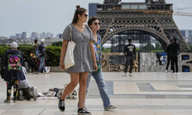 Γαλλία: Κάτω των 5.000 ο μέσος όρος των νέων κρουσμάτων κορονοϊού για πρώτη φορά από τα μέσα Ιουλίου