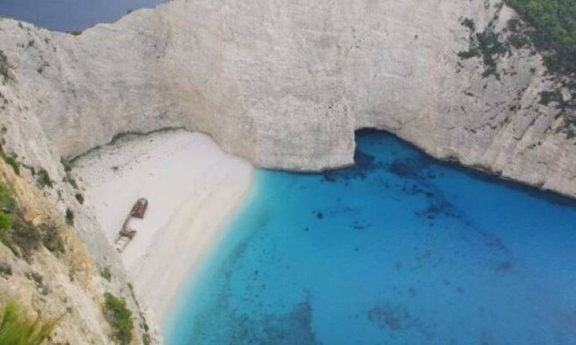 Το ναυάγιο της Ζακύνθου είχε ξεμείνει από καύσιμα επειδή ο πλοιοκτήτης έπαιζε μπαρμπούτι (vids)