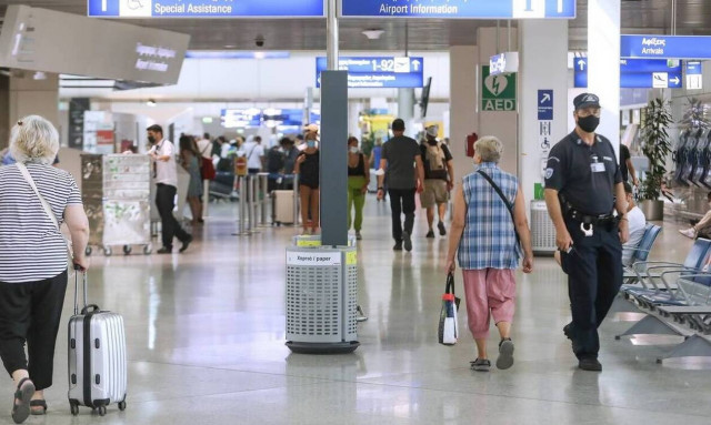 «Ελευθέριος Βενιζέλος»: Συνελήφθησαν δύο μέλη κυκλώματος που διακινούσε αλλοδαπούς από την Ελλάδα