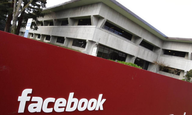 Facebook: Μεγάλη πτώση της μετοχής του στη Wall Street μετά το παγκόσμιο «μπλακ άουτ»