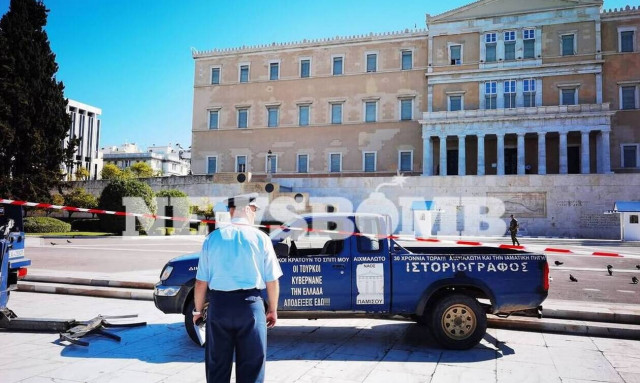 Έφτασε με αγροτικό έως το μνημείο του Αγνώστου Στρατιώτη