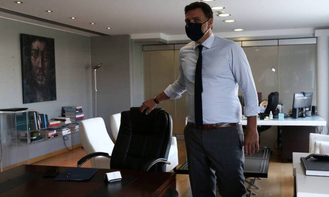 Tourism Min Kikilias visits Top Resa exhibition in Paris