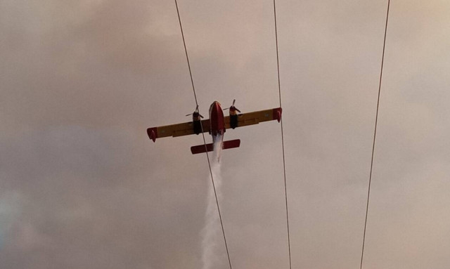 Φωτιά στην Αχαΐα: Επιχειρούν ισχυρές δυνάμεις της Πυροσβεστικής