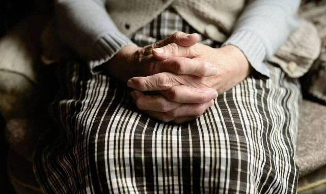 Κατερίνη: 10.000 ευρώ «άρπαξε» από το σπίτι ηλικιωμένης, οικιακή βοηθός