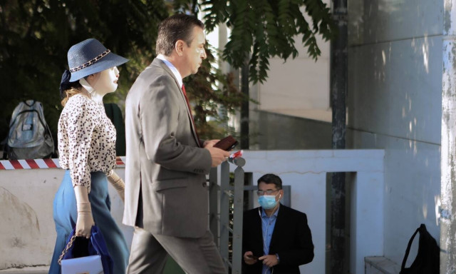 Η Ιωάννα Παλιοσπύρου με τον δικηγόρο της