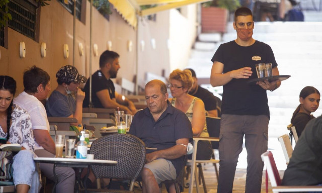 Κορονοϊός: Μεγαλύτερες ελευθερίες στους εμβολιασμένους πολίτες – Τα μέτρα που ανακοινώνονται