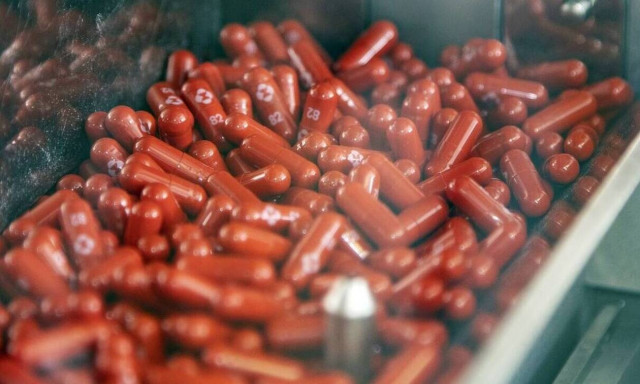 Κορονοϊός: Ο ΕΜΑ ανακοίνωσε την έναρξη αξιολόγησης του χαπιού της Merck κατά της Covid-19