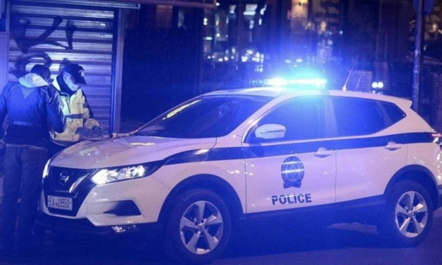 Σαρωτικό χτύπημα από την ΕΛ.ΑΣ. – 23 συλλήψεις σε παράνομο μίνι καζίνο στην Καλλιθέα