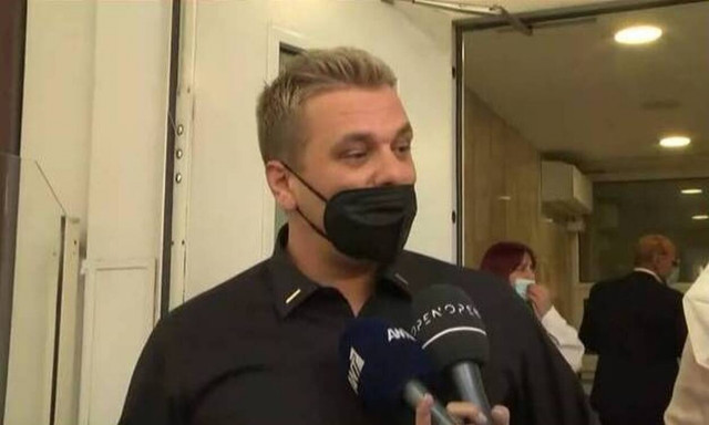 Ελεύθερος μετά την απολογία του ο τραγουδιστής για τα ναρκωτικά – Ζήτησε «συγγνώμη»