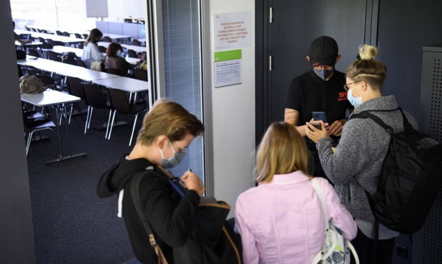 Κορονοϊός: Πιο αποτελεσματικά τα συχνά τεστ από την καραντίνα για τη λειτουργία των πανεπιστημίων