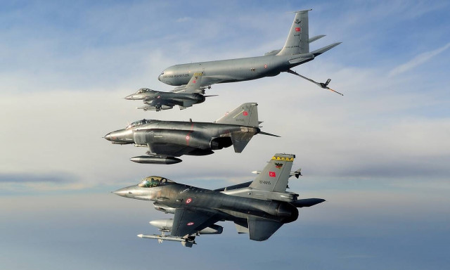 Επικίνδυνο παιχνίδι Ερντογάν: Ζητά μαχητικά και από ΗΠΑ και από Ρωσία