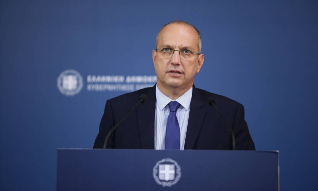 Οικονόμου: Πλήρης ελευθερία για τους εμβολιασμένους - Τι είπε για την τρίτη δόση