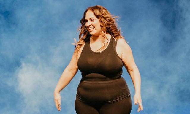 Ποιος είναι ο σύντροφος της Σοφίας Μουτίδου που ανέβηκε στη σκηνή και την φίλησε (video)