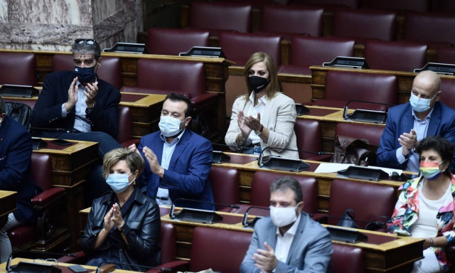 Ερώτηση 25 βουλευτών του ΣΥΡΙΖΑ στον πρωθυπουργό για την παρουσία στελεχών της ΝΔ στο Βίτσι