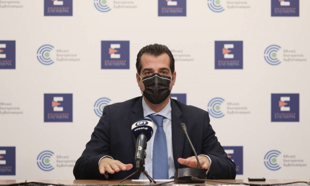 Live οι ανακοινώσεις Πλεύρη για τις νέες ελευθερίες στους πλήρως εμβολιασμένους