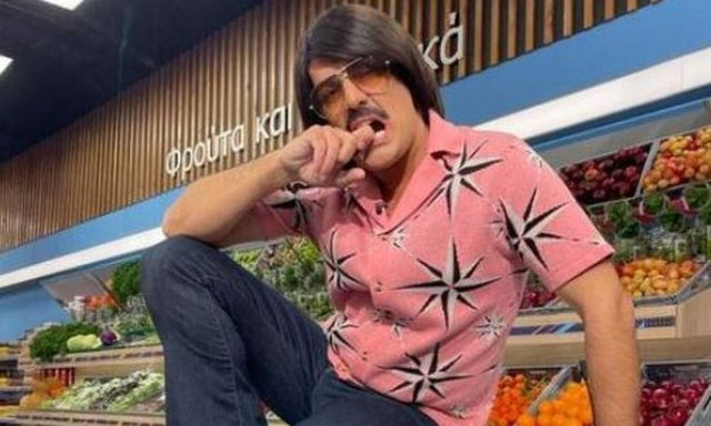 Ατύχημα για τον Τόνι Σφήνο στη σκηνή (video)