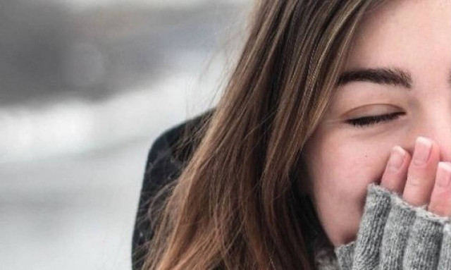 Οι γιατροί λένε «μην κρατάτε το φτέρνισμα μας»: Οι κίνδυνοι που αντιμετωπίζουμε