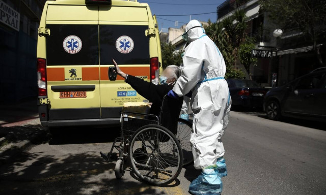 Κρούσματα σήμερα: 2.249 νέα, 30 θάνατοι και 335 διασωληνωμένοι