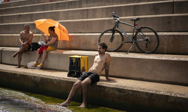 Ισπανία: Η τουριστική περίοδος το καλοκαίρι ήταν καλύτερη από την αναμενόμενη