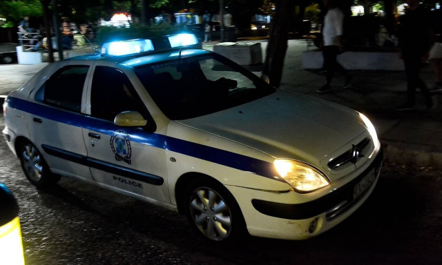 Κίνηση ΤΩΡΑ: Προβλήματα στην παραλιακή λόγω τροχαίου – Φορτηγό έπεσε σε κολώνα