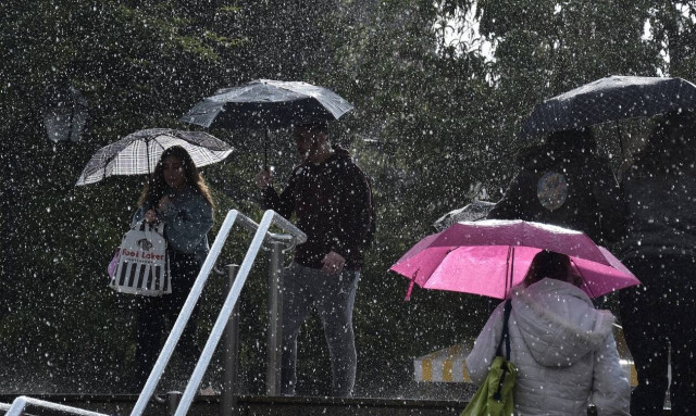 Καιρός - Προειδοποίηση Μαρουσάκη: Κόκκινος συναγερμός για 8 περιοχές - Πώς θα κινηθεί η κακοκαιρία