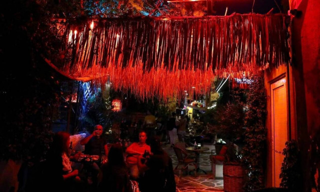 Κορονοϊός - Εξαδάκτυλος: Ο καιρός ξεχώρισε εμβολιασμένους και μη - Δεν χρειάζονται περιορισμοί