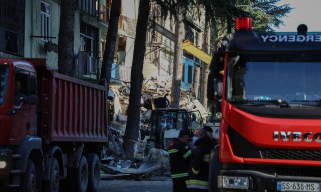 Γεωργία: Κατέρρευσε κτίριο κοντά στο ξενοδοχείο της Εθνικής - Παιδιά ανάμεσα στους εγκλωβισμένους
