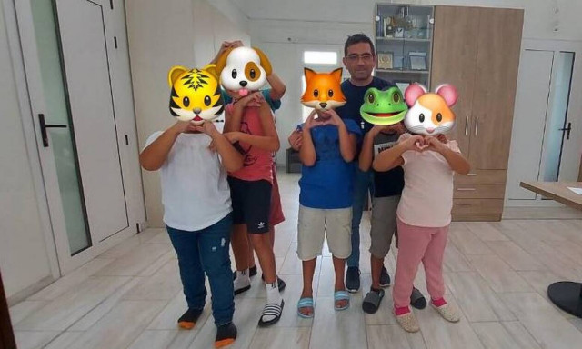 Το Μαξίμου έστειλε δώρα στα παιδιά του «Φάρου του Κόσμου»