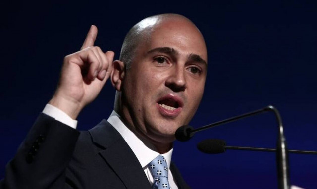 Κωνσταντίνος Μπογδάνος: Από την μπάντα 2CV στη Νέα Δημοκρατία και τώρα… μόνος στα βουλευτικά έδρανα