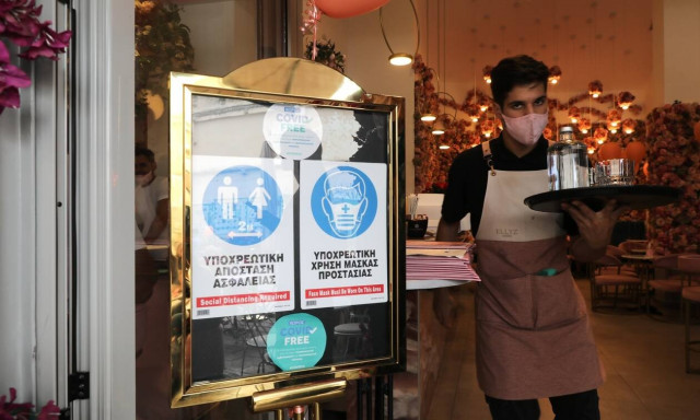 Καπραβέλος στο Newsbomb.gr: Λάθος το μήνυμα ότι τελείωσε η πανδημία - Φόβοι για νέες μεταλλάξεις