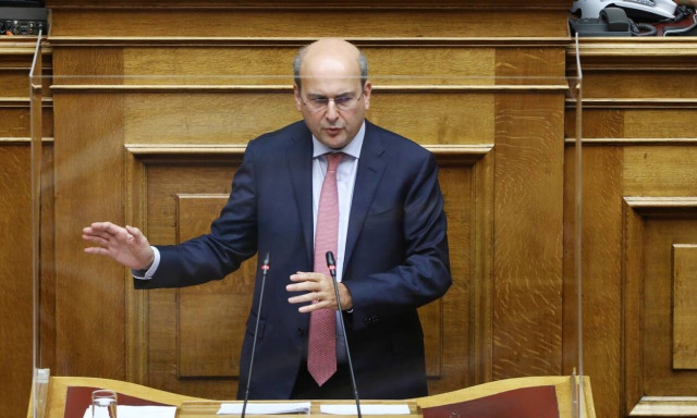 Οργή Χατζηδάκη για υπαλλήλους του ΕΦΚΑ