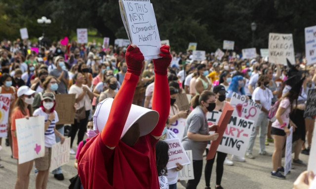 ΗΠΑ: Εφετείο επέτρεψε στο Τέξας να επαναφέρει αμφιλεγόμενο νόμο που απαγορεύει τις αμβλώσεις