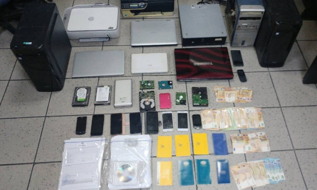 Εξαρθρώθηκε από την ΕΛ.ΑΣ. μεγάλο κύκλωμα πλαστογράφων (pics)