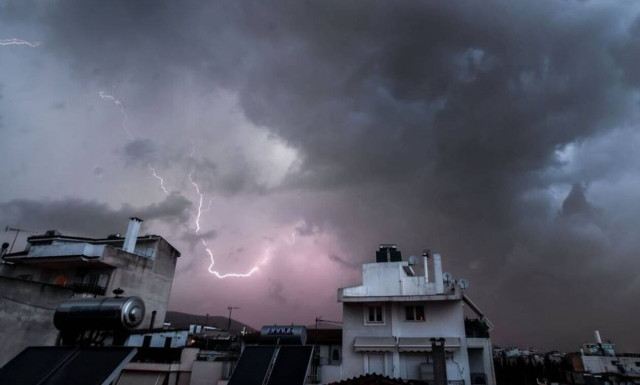 Καιρός: Ποιες περιοχές θα «χτυπήσει» η κακοκαιρία «Αθηνά» το Σαββατοκύριακο