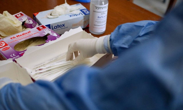 Greece registers 1,358 new coronavirus infections on Sunday, 30 deaths; 333 on ventilators