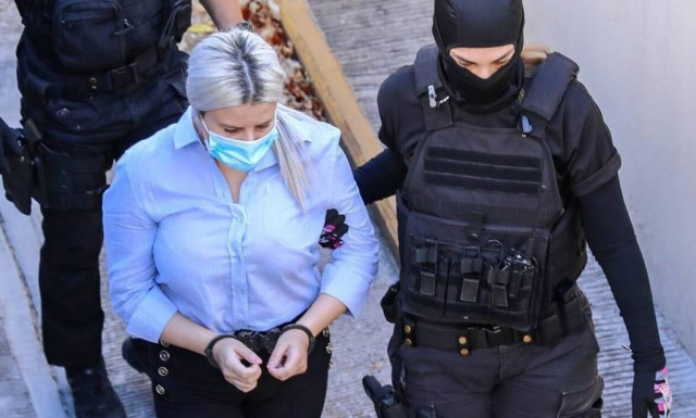 Δεν θα είναι ούτε 40 - Σε πόσα χρόνια θα είναι έξω η Έφη