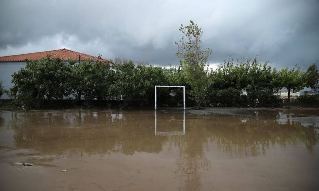 Στην Ελλάδα άμα καείς, περιμένεις να πνιγείς!