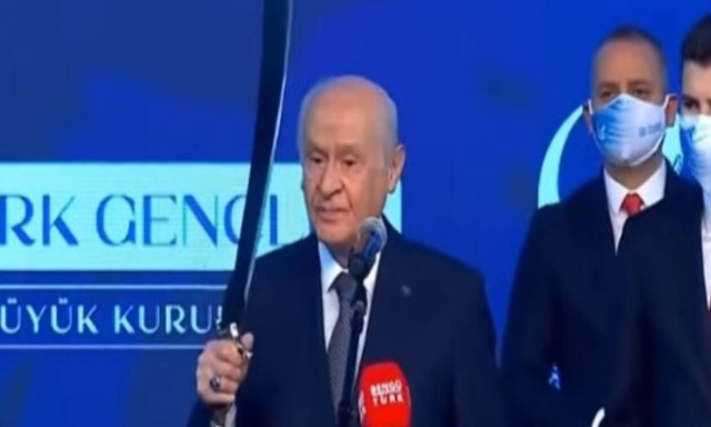 Ο «Γκρίζος Λύκος» δεν αλλάζει! Γιαταγάνια, απειλές και βαρβαρότητα