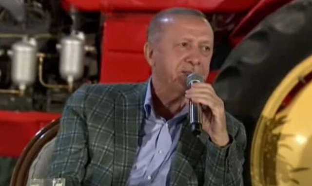 Ρετζέπ Ταγίπ Ερντογάν τραγούδι