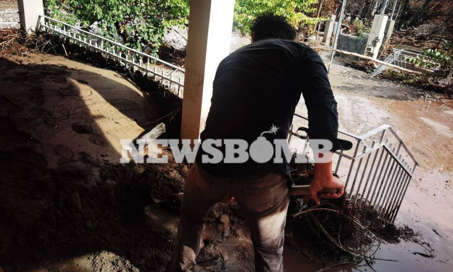 Κακοκαιρία στην Εύβοια – Αποστολή Newsbomb.gr: Μας έκαψαν και τώρα πλημμυρίζουμε, τρέμουμε νέα βροχή