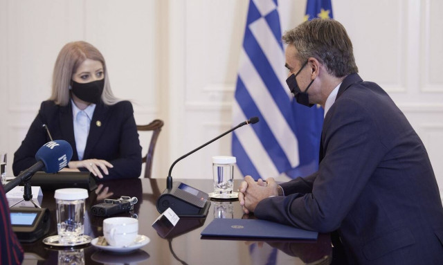 Συνάντηση Μητσοτάκη με την πρόεδρο της κυπριακής Βουλής - Στη συζήτηση οι τουρκικές προκλήσεις