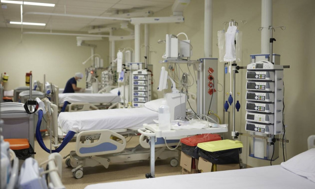 Κορoνοϊός: «Ζόρια» για το ΕΣΥ στη Βόρεια Ελλάδα – Κίνδυνος «ασφυξίας» στις ΜΕΘ