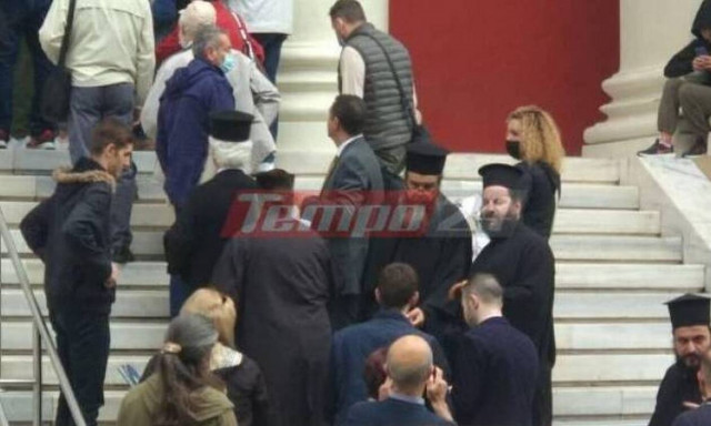 Πάτρα: Σε δίκη ιερέας γιατί λειτούργησε εκκλησία στην καραντίνα