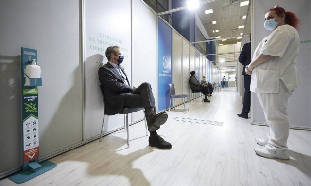 PM Mitsotakis gets third dose of vaccine against Covid, urges Greeks to follow his example