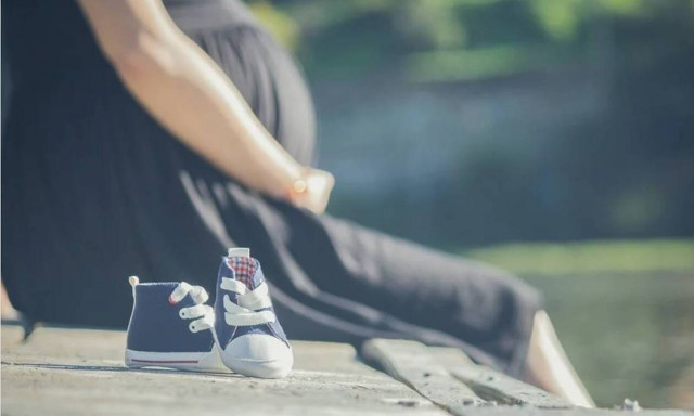 Πάτρα: Ξεκίνησε για το μαιευτήριο και γέννησε στο πεζοδρόμιο!