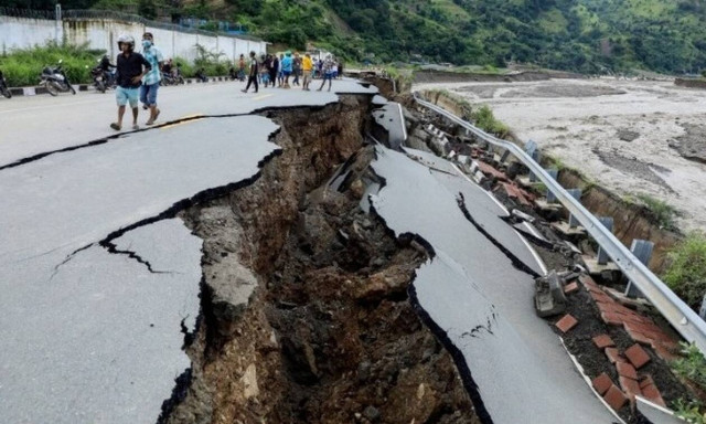 Κίνα: Δεκαπέντε νεκροί και 3 αγνοούμενοι από τις πλημμύρες