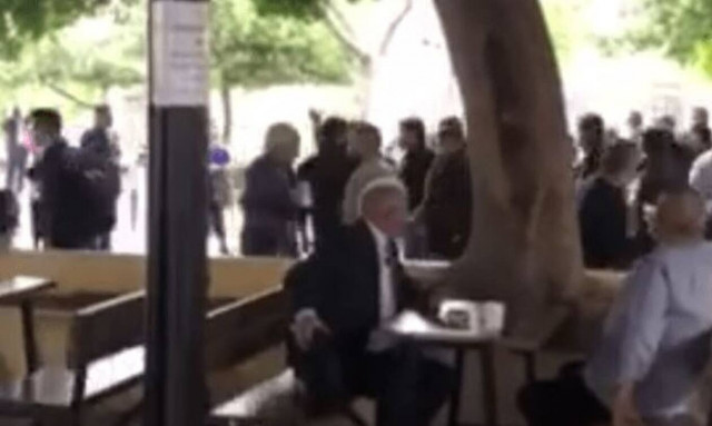 Ηράκλειο: Ξύλο έξω από τα δικαστήρια για την υπόθεση με τους πυροβολισμούς σε ταβέρνα στις Γούβες