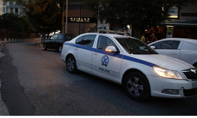 Θύμα διάρρηξης επιχειρηματίας στη Γλυφάδα – Του έκλεψαν το όπλο